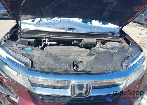 2019 Honda Pilot Touring z USA, uszkodzony, nr VIN 5FNYF6H96KB090329